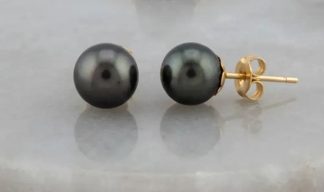 Brinco Pérola negra ouro  18k