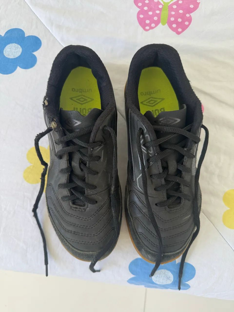Vendo chuteira da umbro - preta - tamanho 37/38. - Foto 3