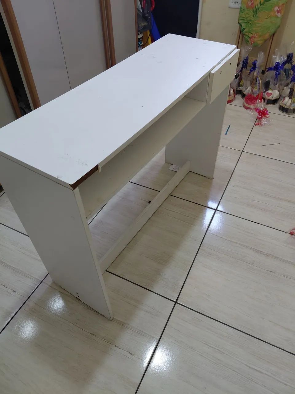 Mesa e aparador de manicure - Foto 2