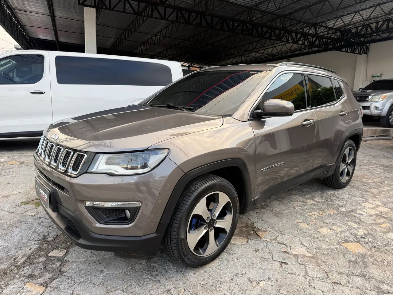 Jeep Compass 2.0 16V FLEX LONGITUDE AUTOMÁTICO 2018