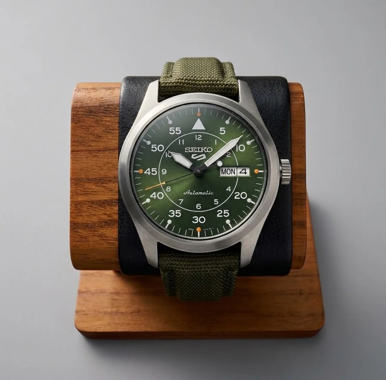 Relógio Seiko 5 Sports Field Automático Verde 