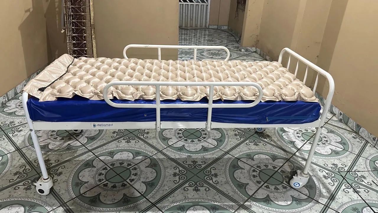 Vendo uma cama hospitalar 