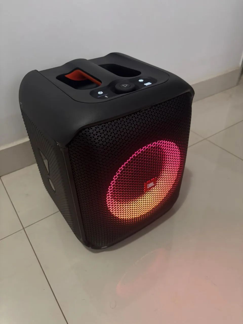 JBL Partybox Encore Essential + Microfones + Case