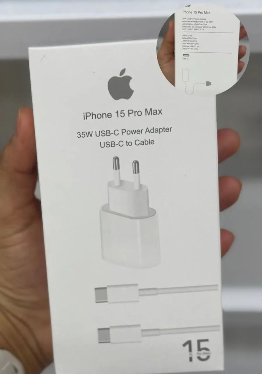 Carregador de iPhone similar na caixa