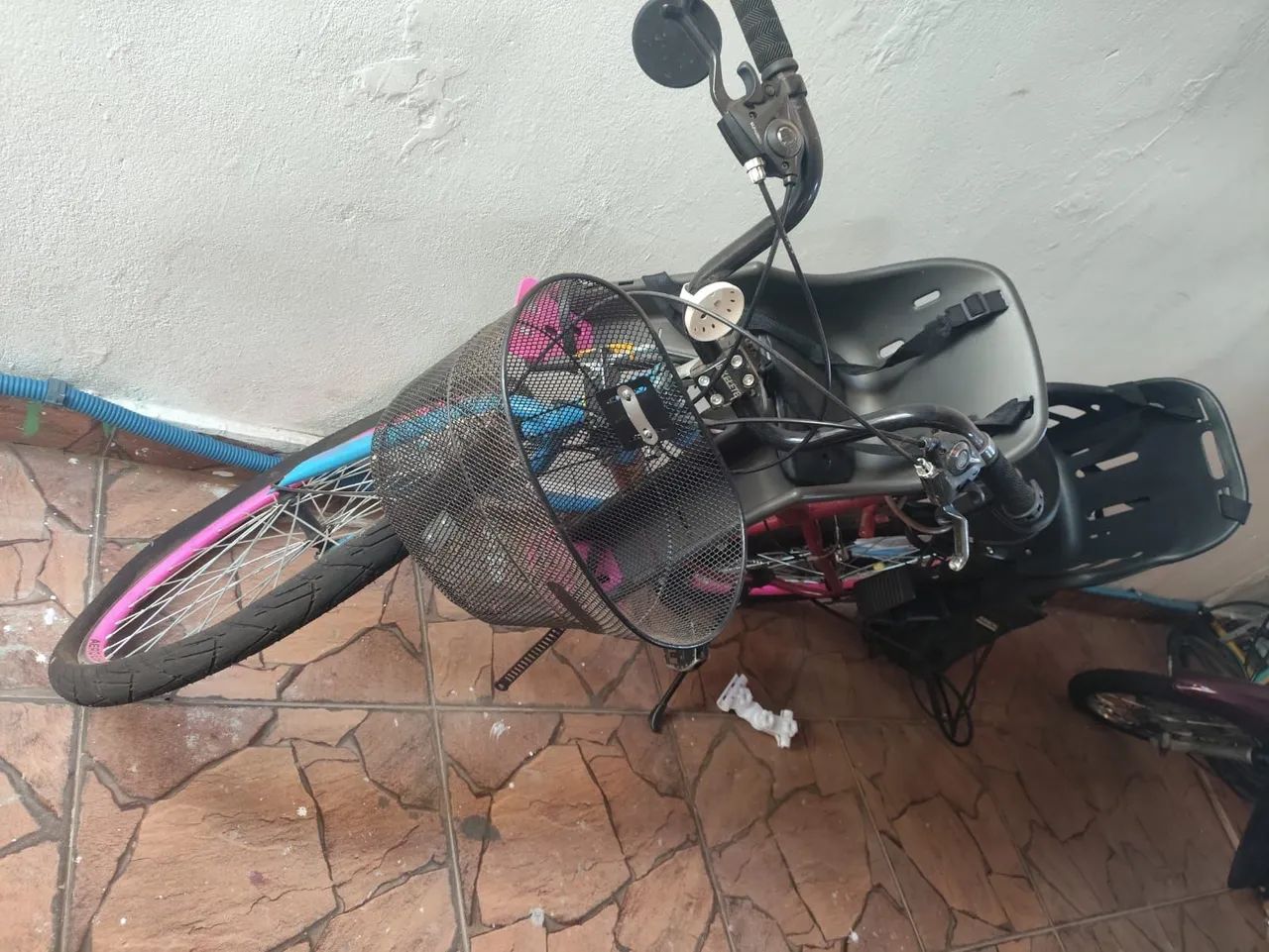 1 bicicleta com duas cadeiras  - Foto 2