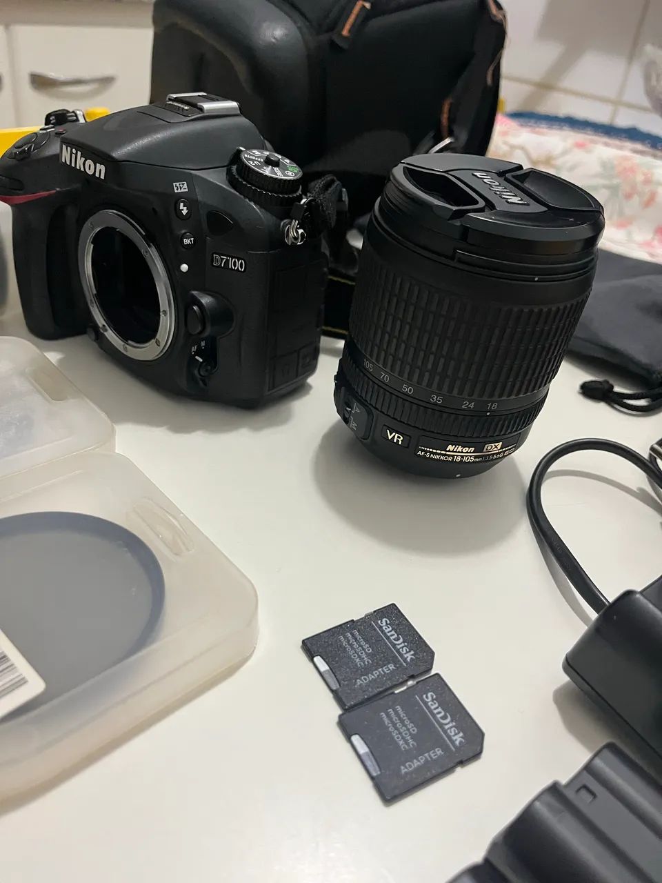 Nikon D7100 + Lente 18-105mm + Flash + 2 Baterias + Filtros +
