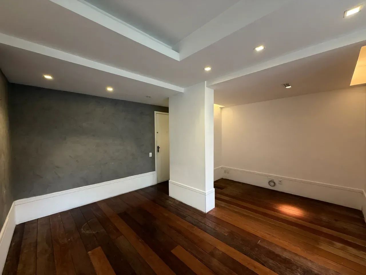 Imóvel para aluguel possui 77 metros quadrados com 2 quartos - Foto 2