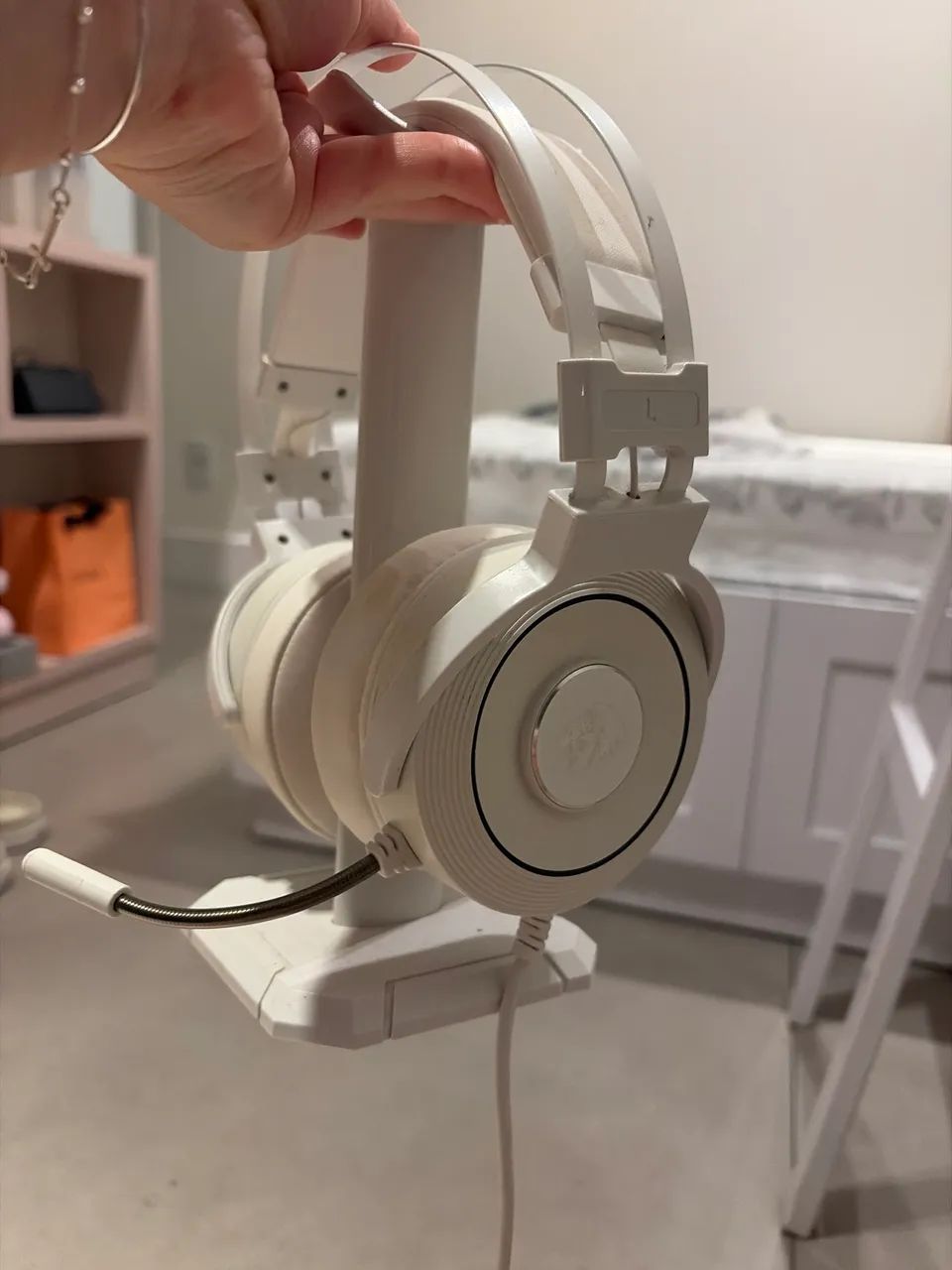 Fone de ouvido gamer branco REDRAGON com led - Foto 2