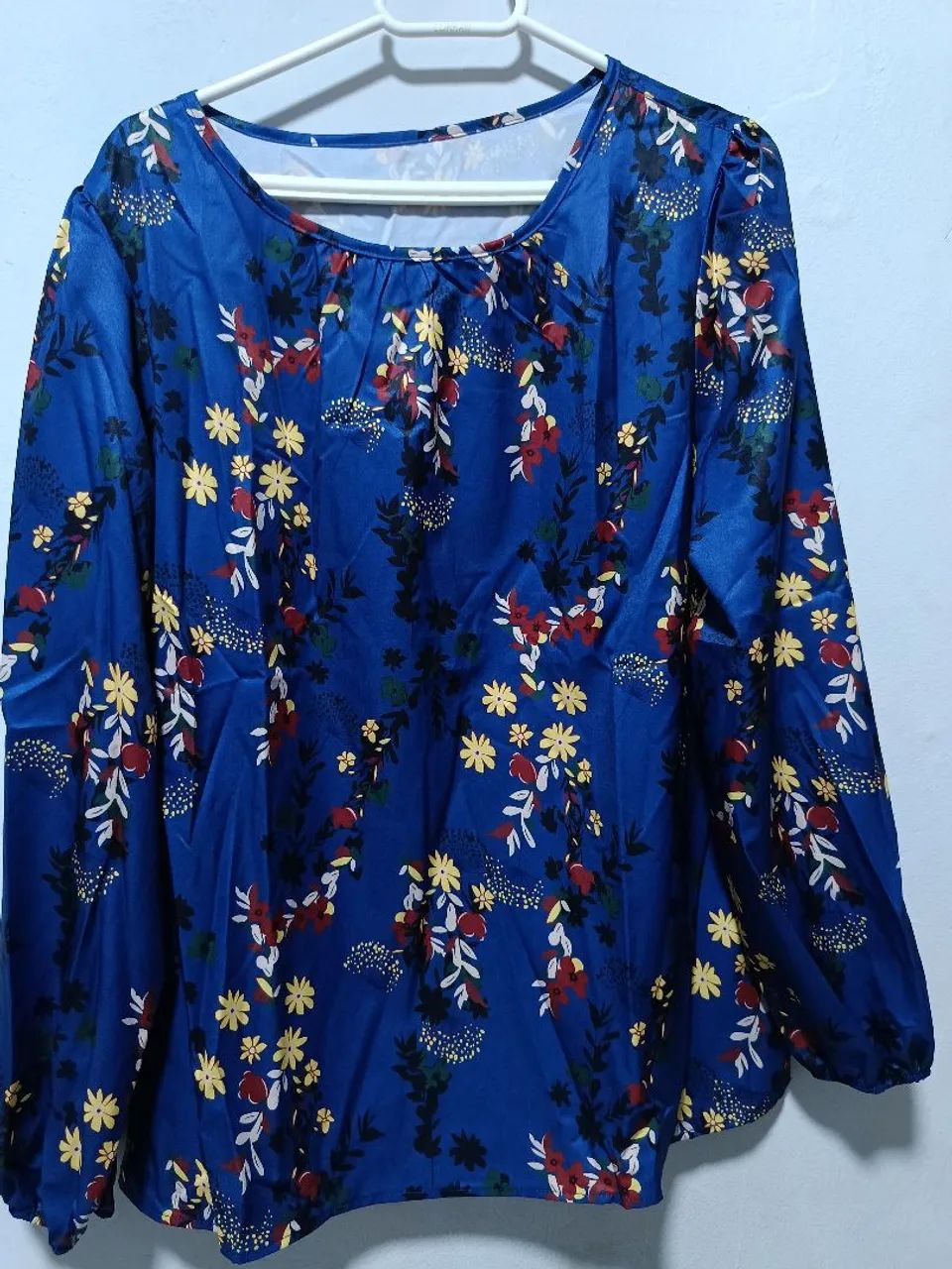 Blusa feminina moderna