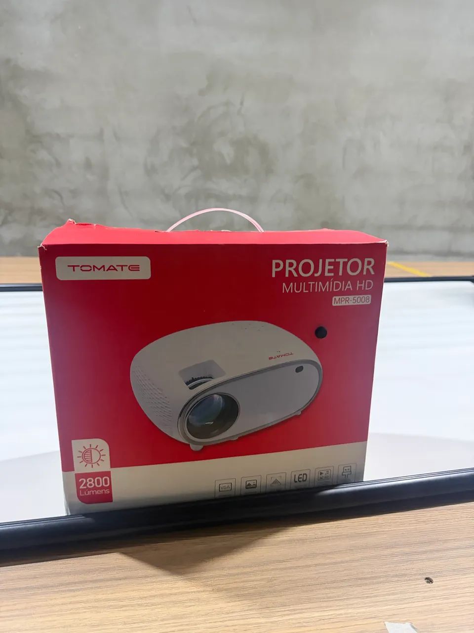 Projetor Multimídia 2800 Lumens + Tela de projeção 150 polegadas. - Foto 5
