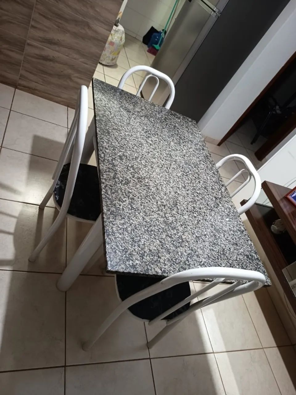Mesa de jantar com 4 cadeiras  - Foto 2
