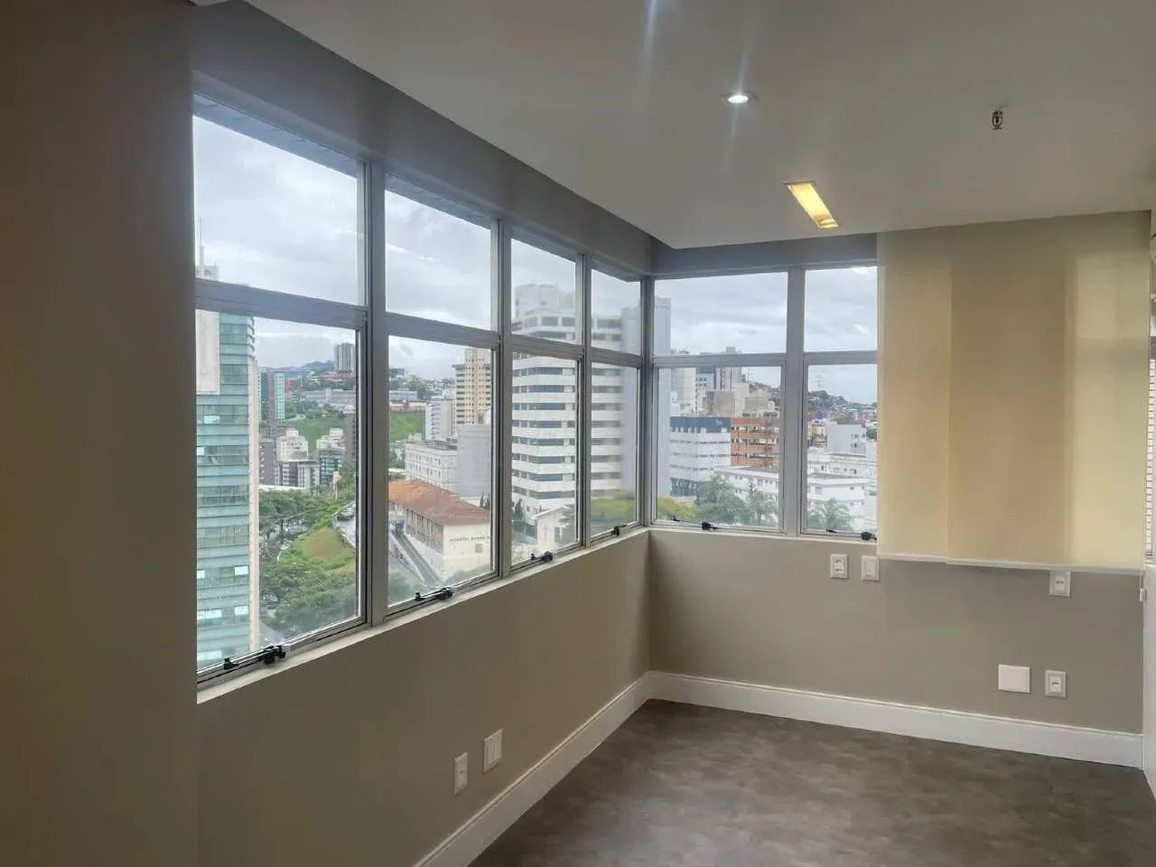 Sala comercial, excelente localização 25m²