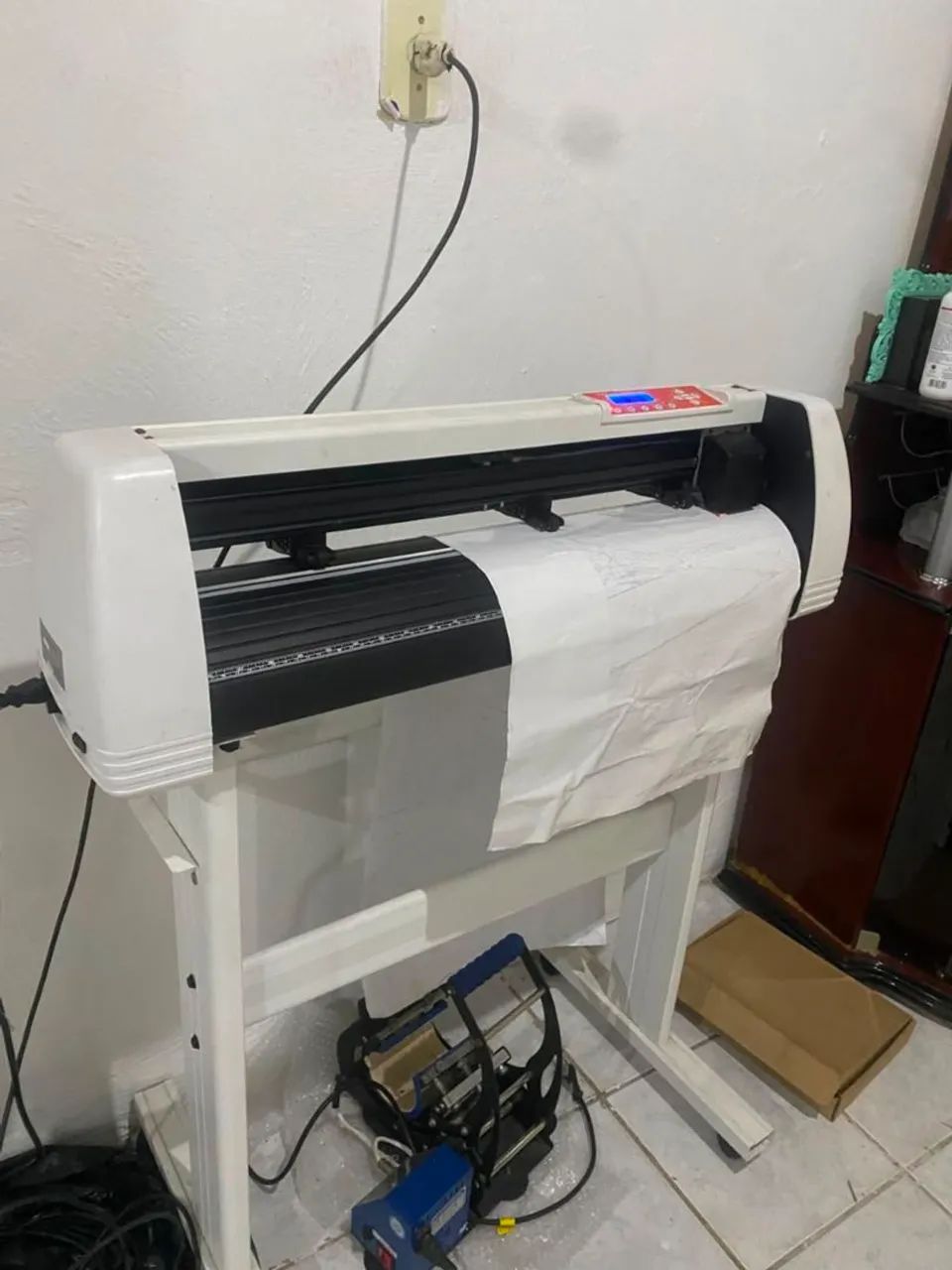PLOTTER DE RECORTE E RISCO DIGITAL