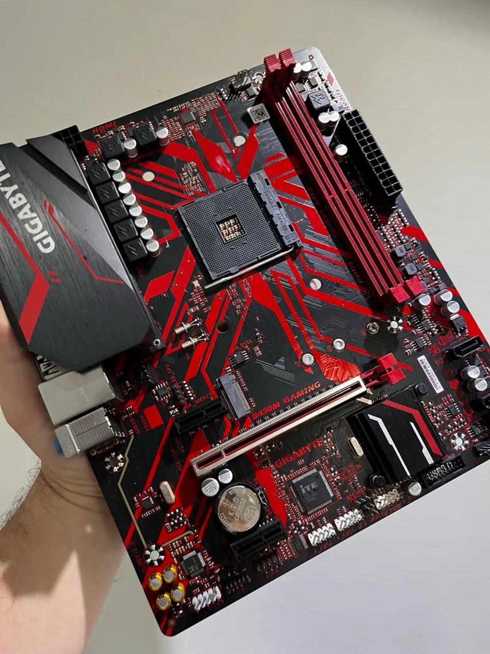 Placa Mãe GIGABYTE B450M Gaming - Foto 3