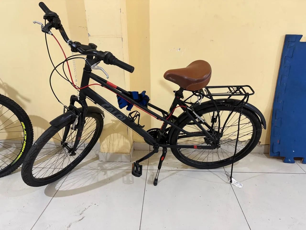 Vendo 2 bikes. Aro 26 é Aro 29 - Foto 2