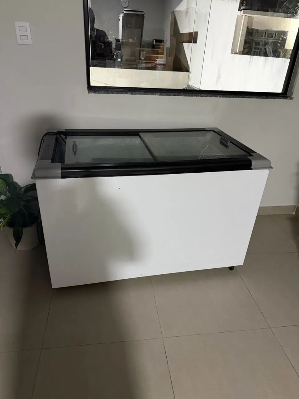 Freezer expositor horizontal, portas de vidro tipo ilha. - Foto 2