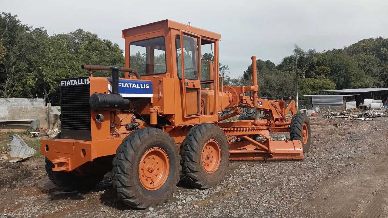 MOTONIVELADORA FIAT ALLIS FG70 ANO 1985 - Foto 2