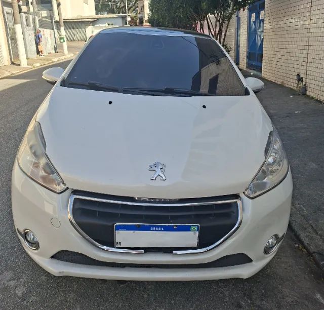 Peugeot 208 2014