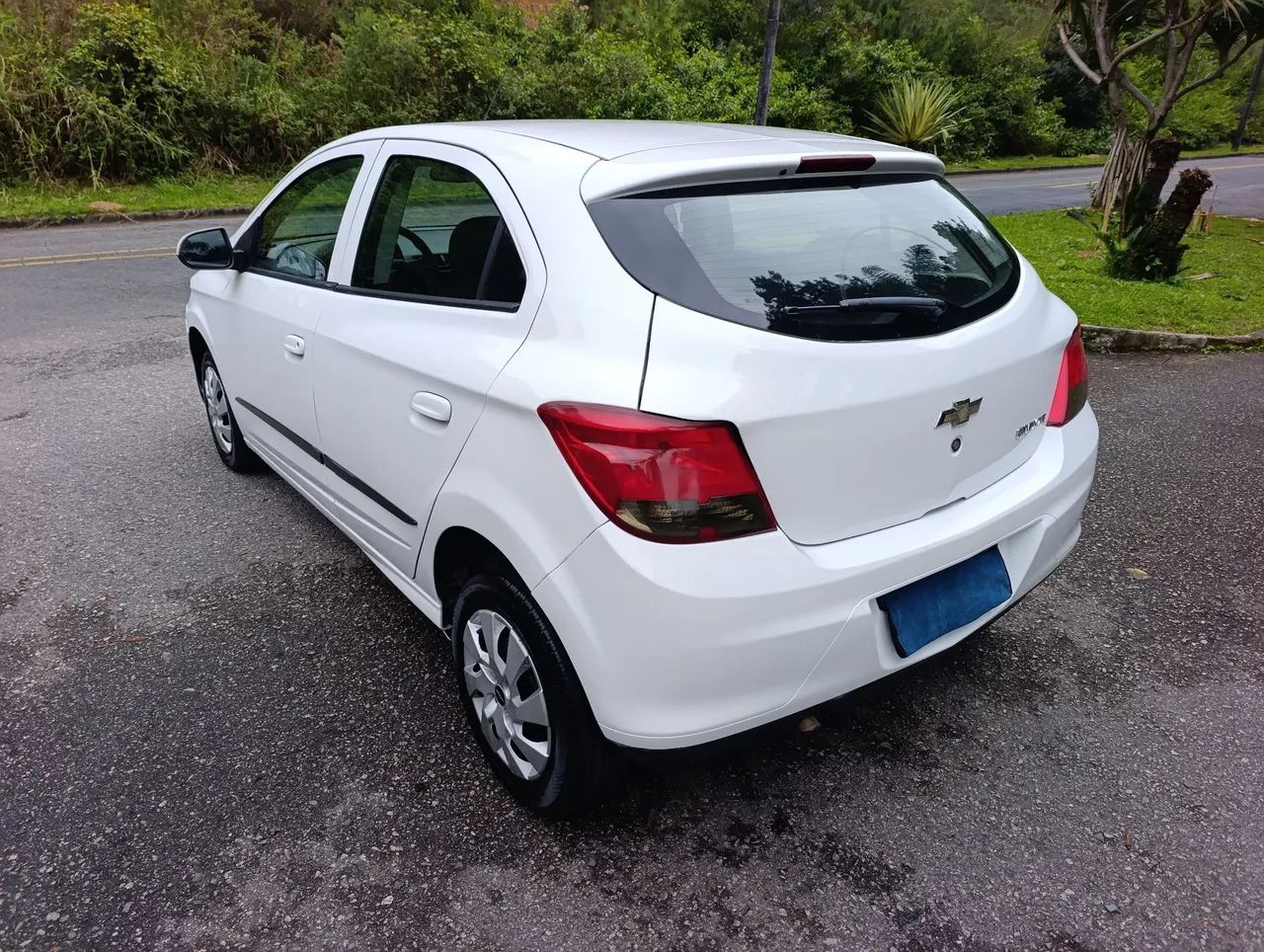 Chevrolet Onix Hatch LT 1.0 8V Flex Power Mec. 4P 2014 - Foto 4