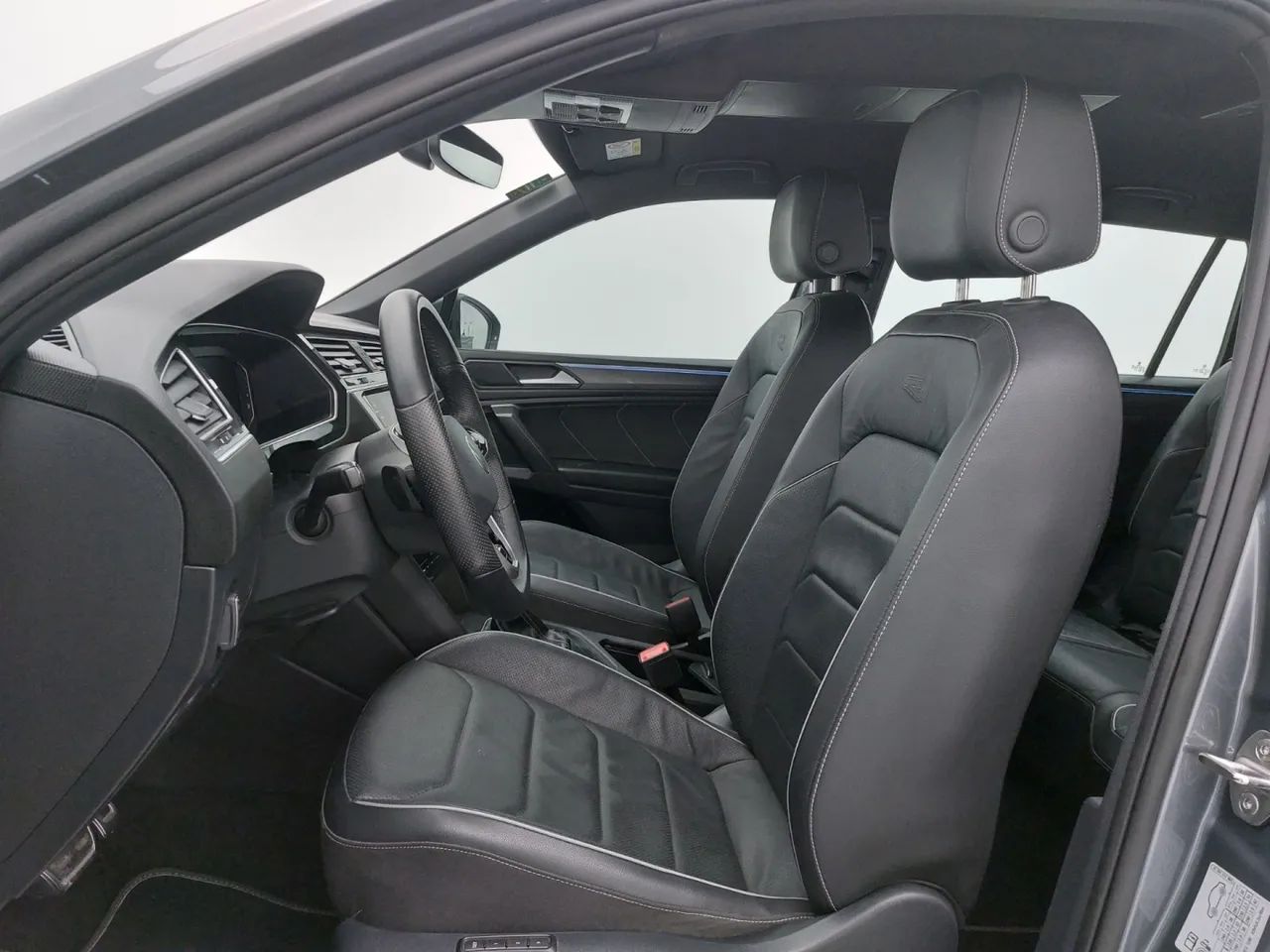 Volkswagen Tiguan Allspac R-Line 300 TSI 2.0, foto 16 de 18