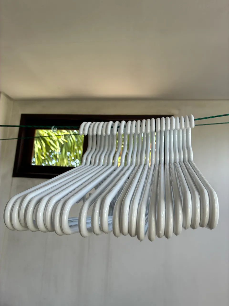 60 Cabides para roupa preto e branco - Foto 3