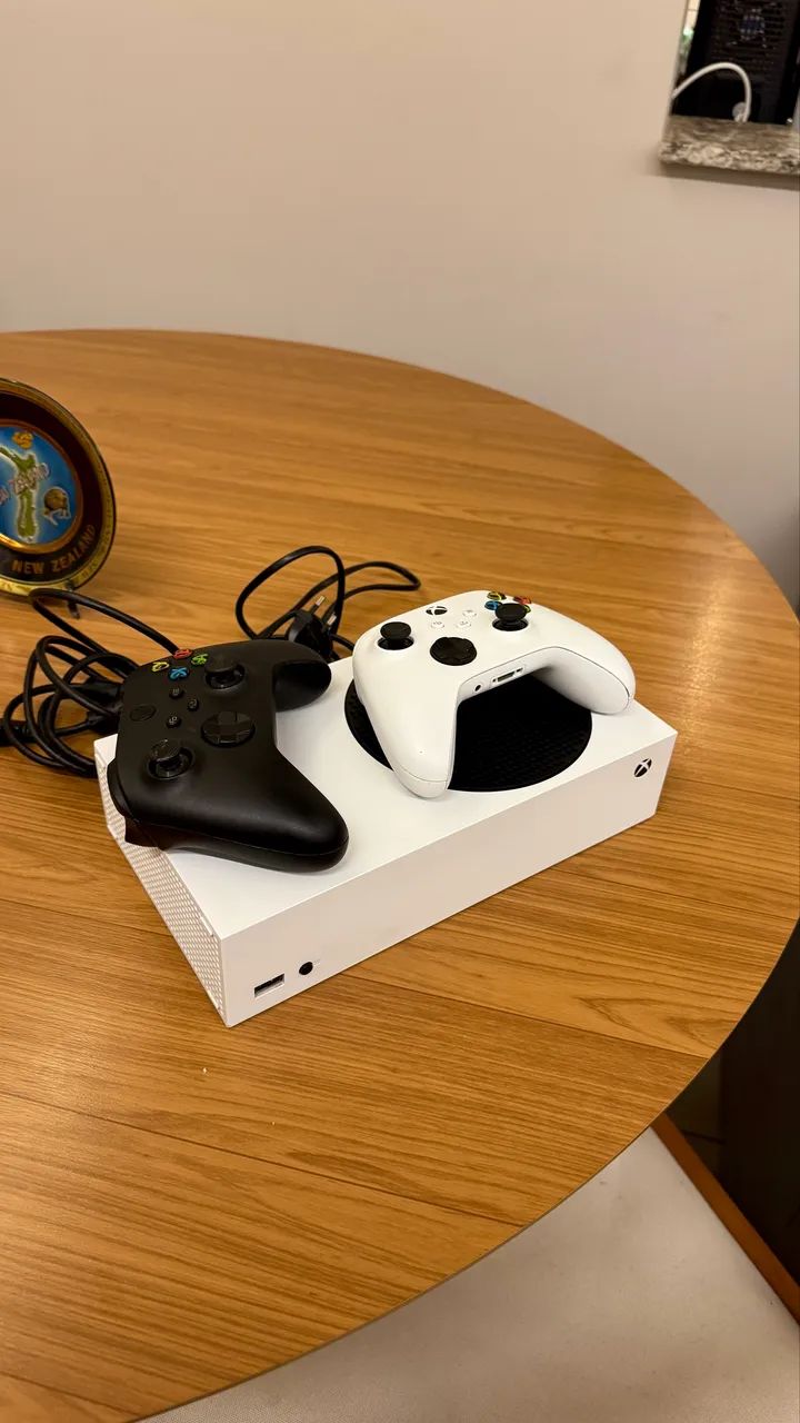 Xbox Series S com 2 Controles - Foto 5