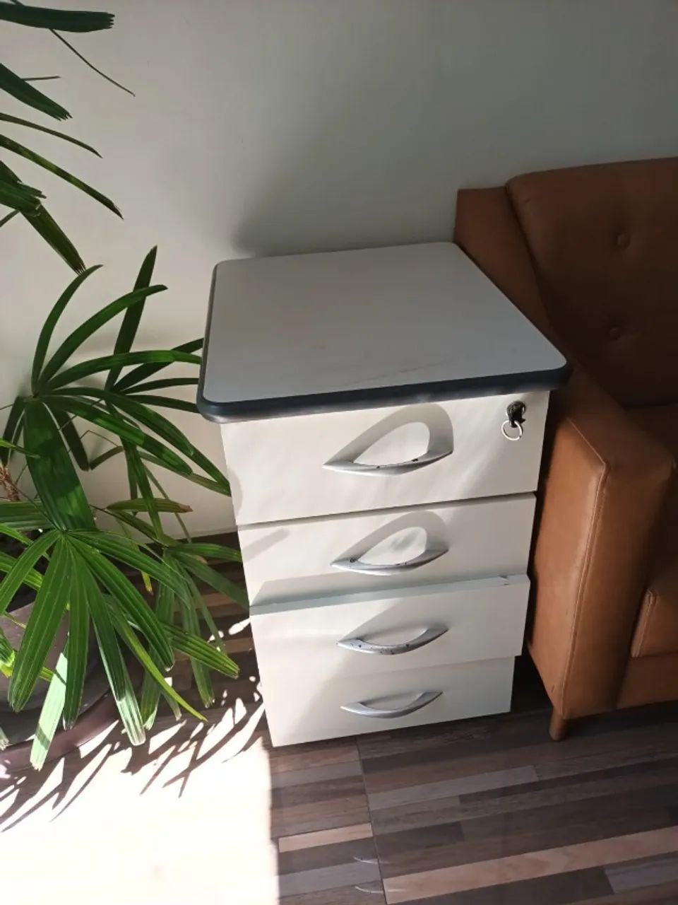 Mesa de escritório e  gaveteiros  - Foto 2