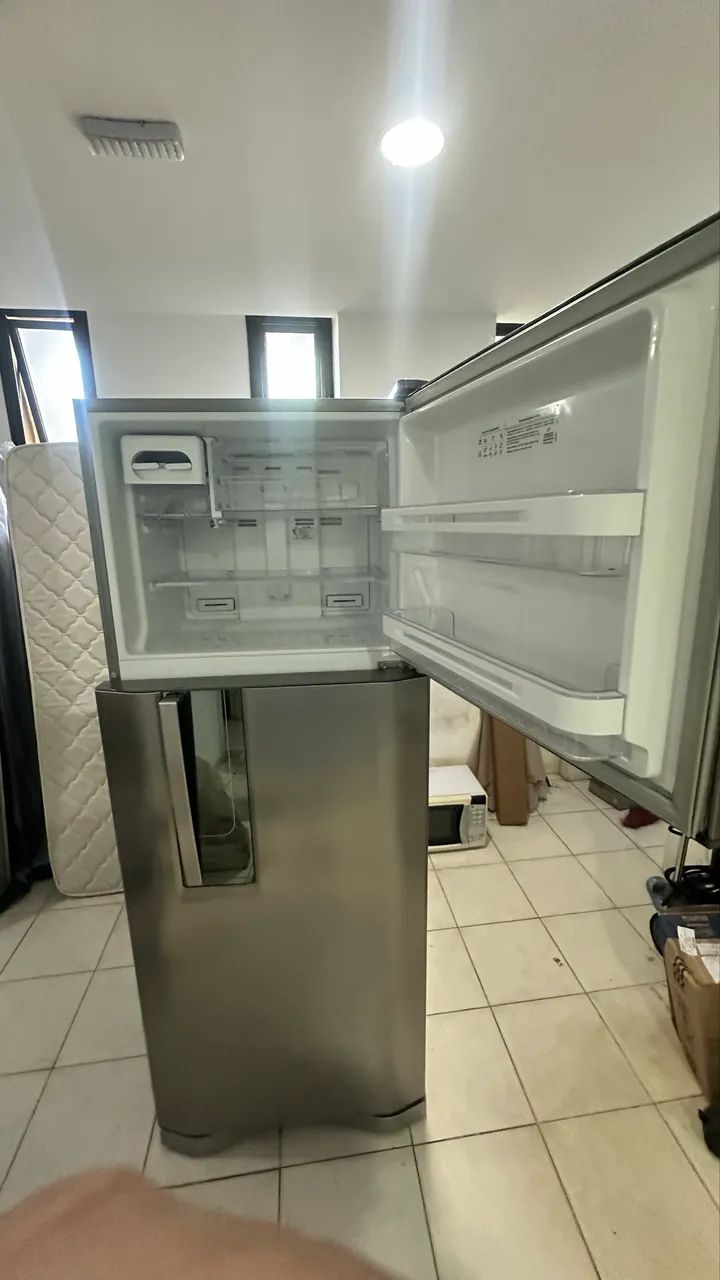Geladeira Electrolux 427 litros Inox Frost free  - Foto 4