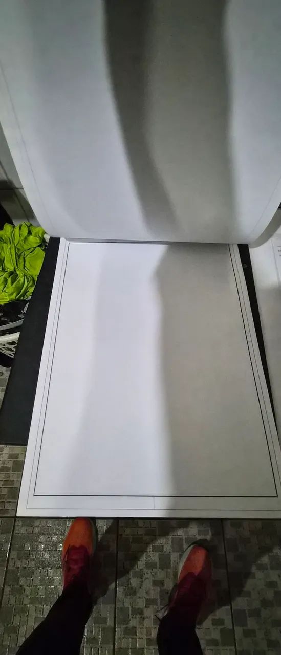 Resma de folhas A3 com aproximadamente 40 folhas + pasta com plásticos  - Foto 2