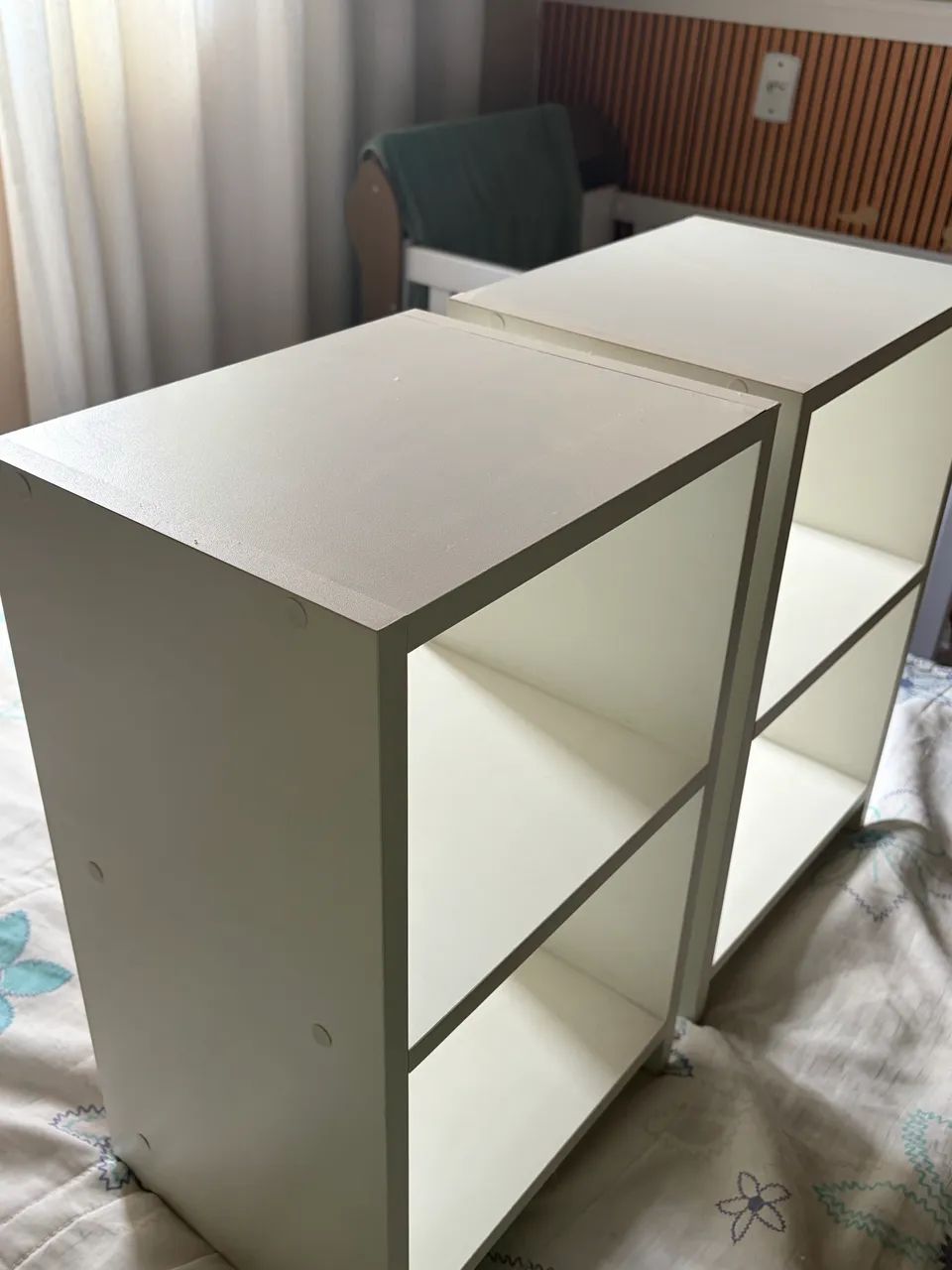 Mesa de cabeceira Branca 