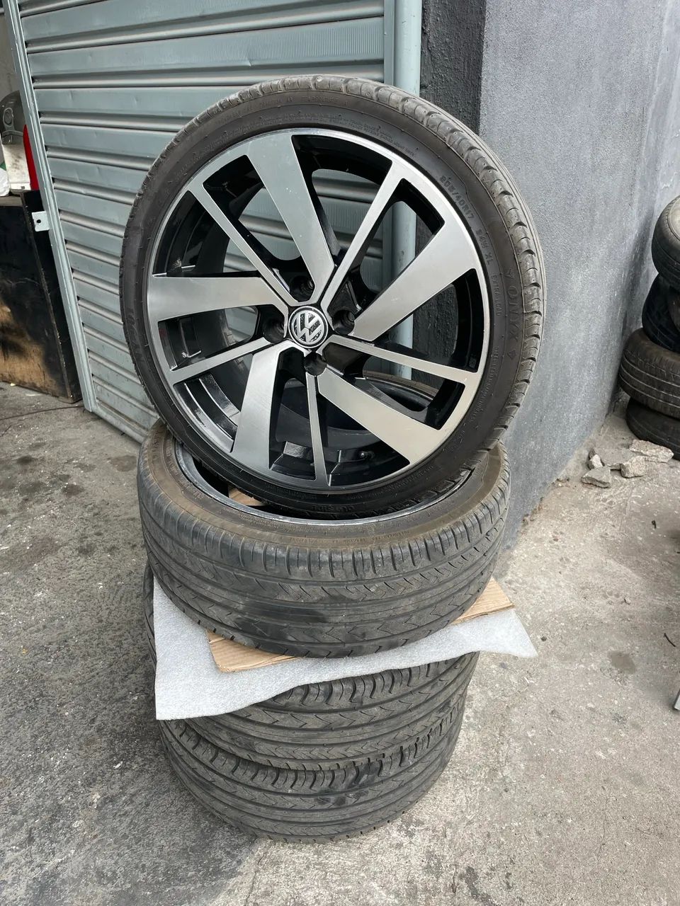 JOGO DE RODAS ARO 17 PNEUS NOVOS - Foto 7