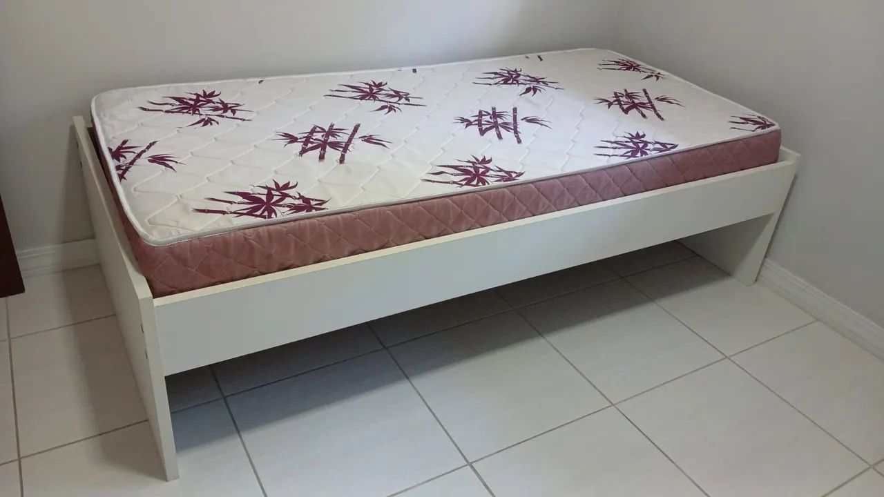 Vende cama solteiro MDF com colchão  - Foto 3