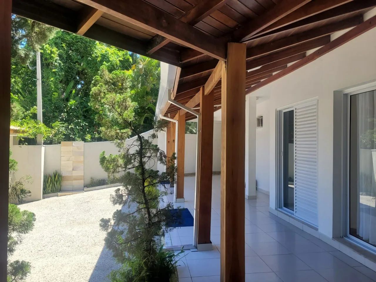 Casa com 8 suites- 150 mts da praia  - Foto 2