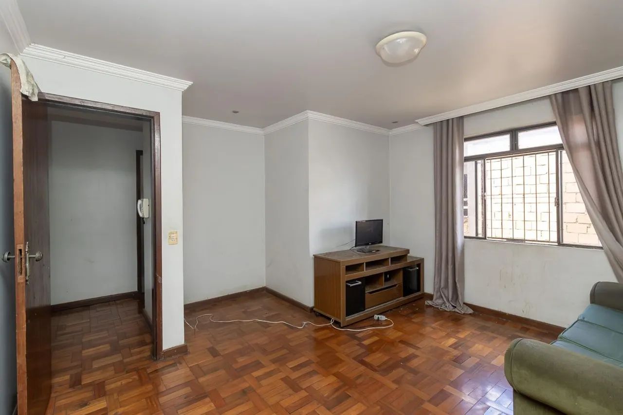 Casa à Venda - Alípio de Melo, 4 Quartos, 335 m2