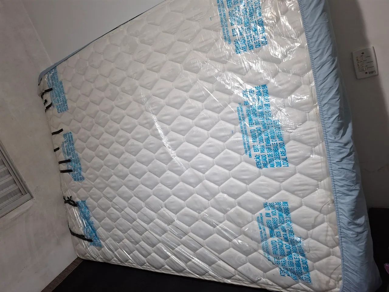 Base de uma cama e um colchão  - Foto 3