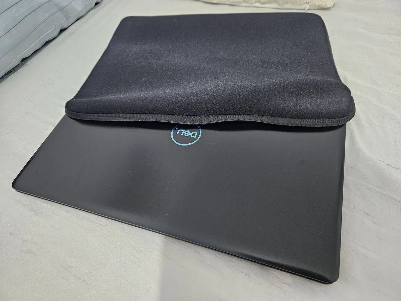 Capa de Notebook/IPad Slim preta - Macia e resistente - Foto 4