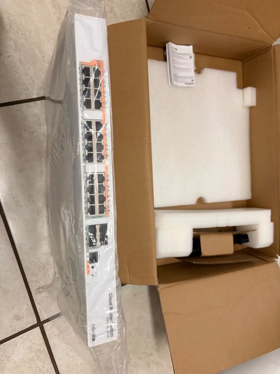 Switch 24 portas