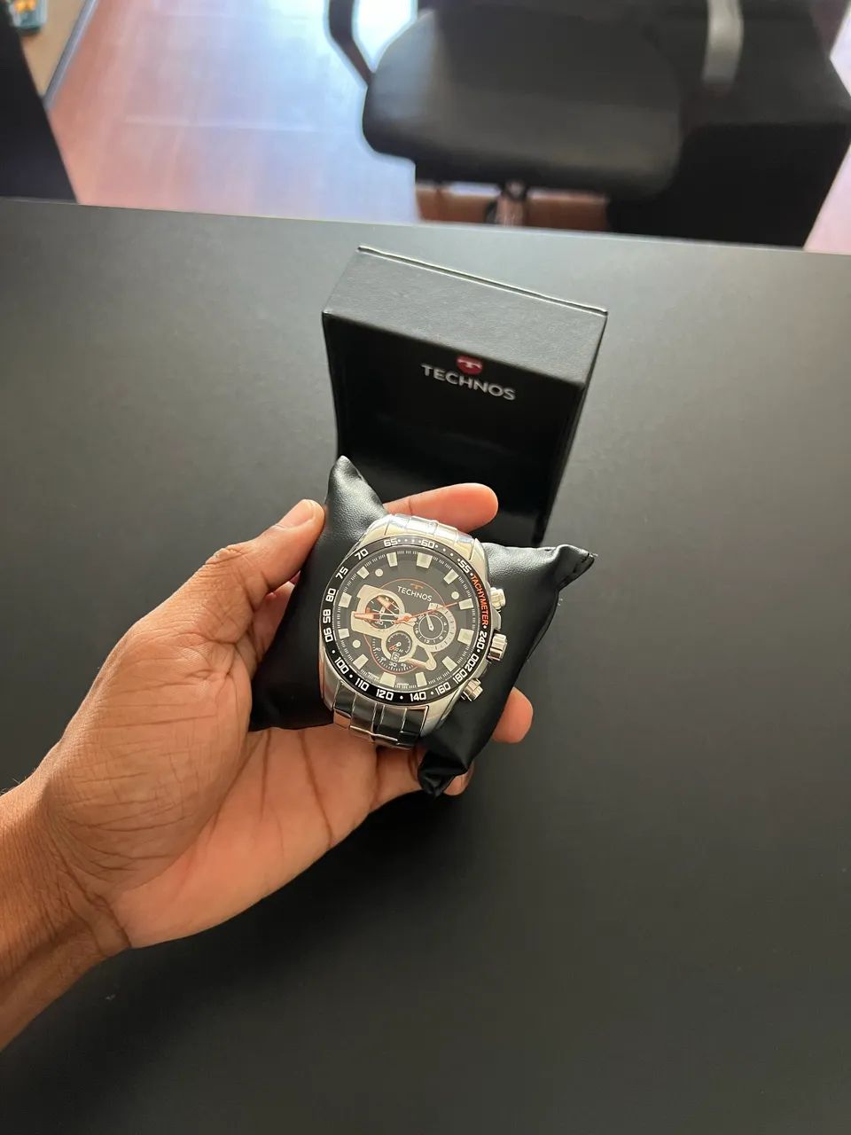 Relógio TECHNOS com 3 mês de uso, pago 1100$ a 3 mês, vendo a 700$ - Foto 2