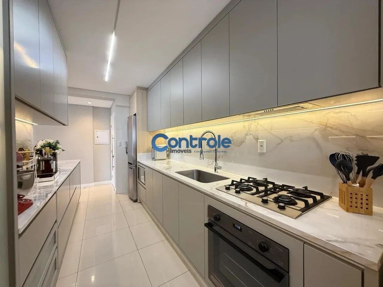 Apartamento com 02 dormitórios no Centro, em Palhoça/SC!