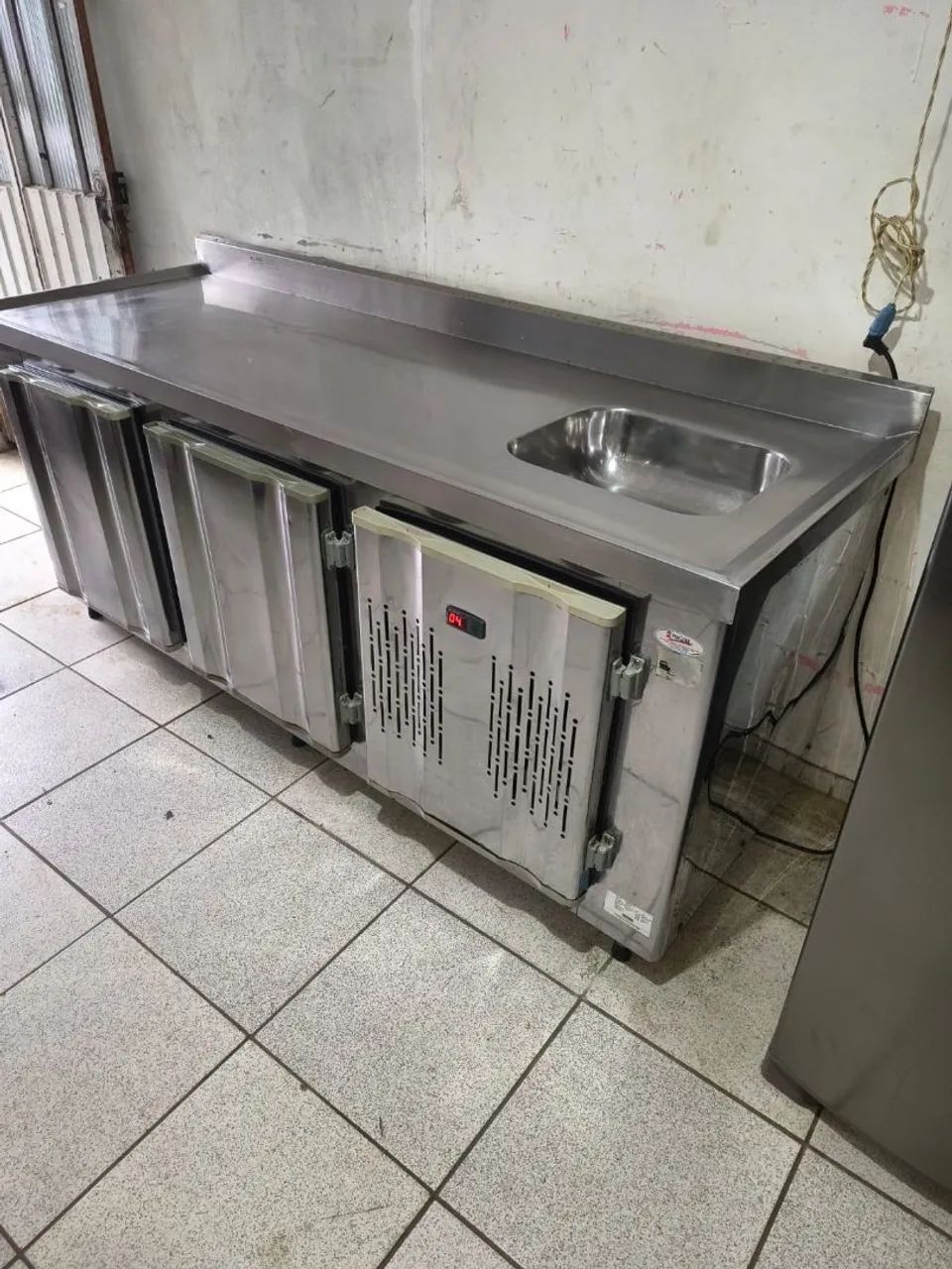 Balcão refrigerado c/pia e controladora digital 220v ENTREGO  - Foto 2