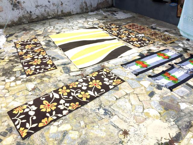 Por motivo de mudança de decoração estou vendendo esse jogo de tapetes avista ou débito - Foto 3