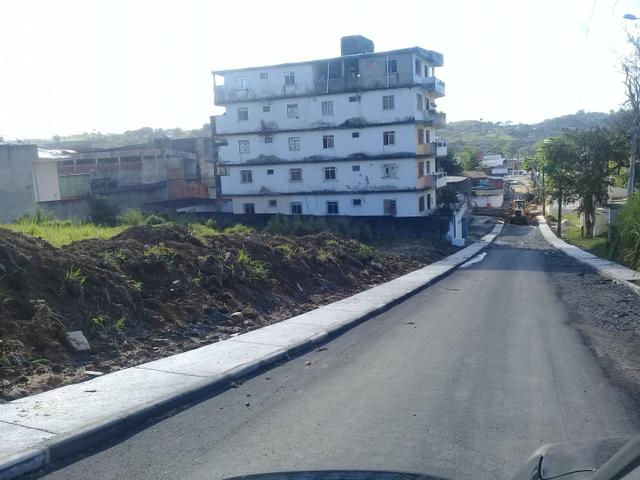 Terreno nas mediações da JS Pinheiro asfaltado