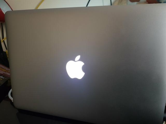 Macbook Air 17 (defeito na tela) - Foto 2