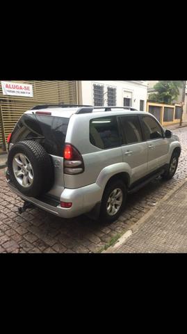 Toyota prado Land Cruiser 4x4 diesel 8 lugares 2005 - Foto 4