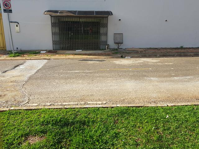 Aluga-se ponto comercial no Parque da materninldade!!