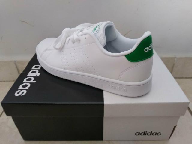 Vendo tênis Adidas número 32/33
