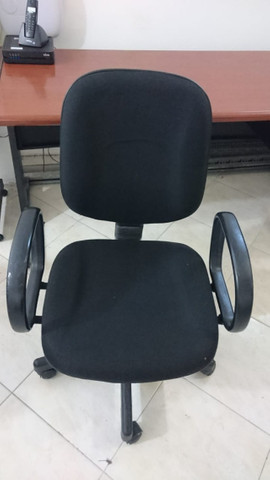 Mesa / cadeira e armário para escritório - Foto 2