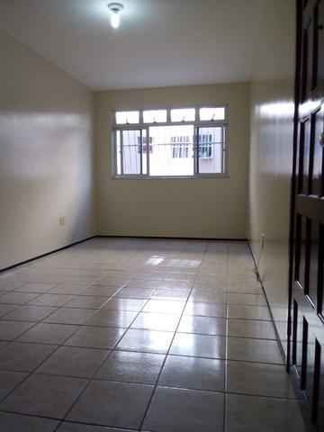Aluga-se Lindo Apartamento no Bairro Damas no 1° Andar - Foto 8