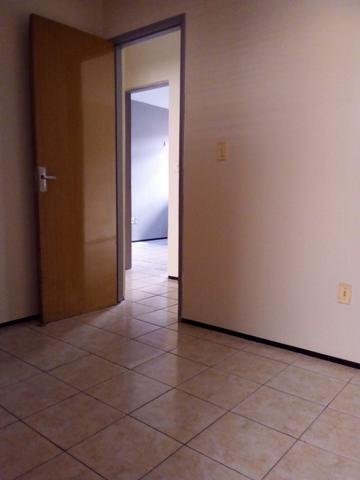 Aluga-se Lindo Apartamento no Bairro Damas no 1° Andar - Foto 15