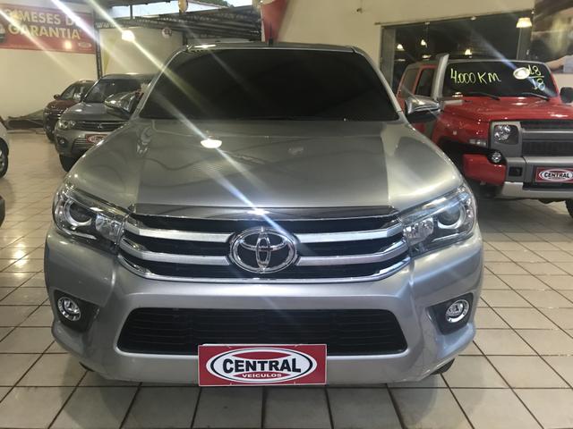 Hilux SRX 2018 com 38.000km na CENTRAL VEÍCULOS